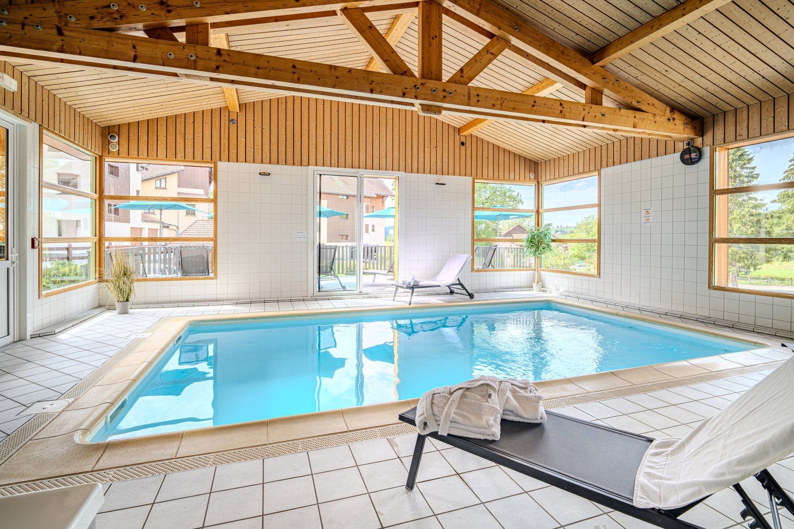 Piscine intérieure couverte et chauffée de l’Hôtel Étoile des Neiges
