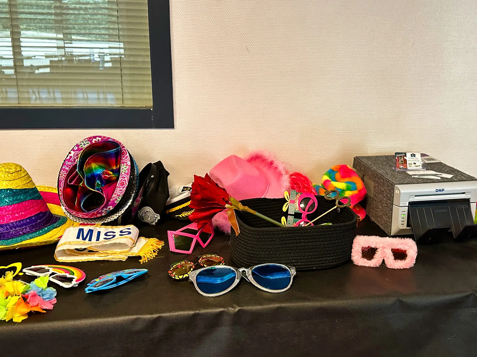 Accessoires chapeaux et lunettes pour la SelfyBox Pro