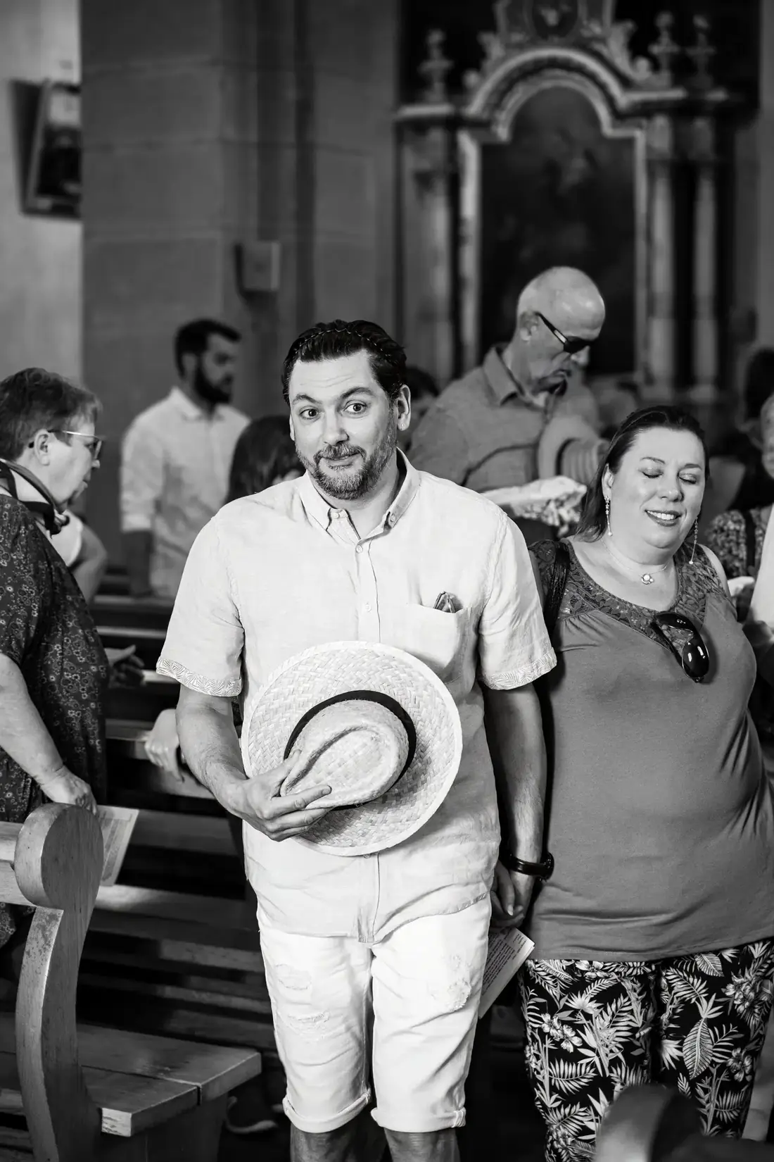 Invités dans l'église lors du baptême